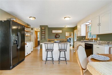 2860 Comet Ct, Eau Claire, WI 54703 - photo 2