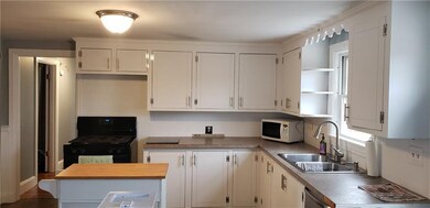 124 Liverpool St, Warwick, RI 02886 - photo 4