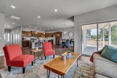 007-722TybaltStreet-PostFalls-ID-83854-S