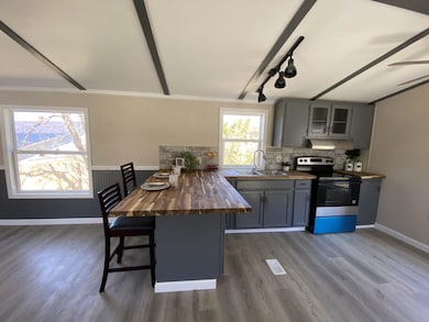 596 S Barre Rd unit 22, Barre, VT 05641 - photo 4