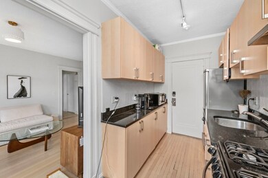 118 Riverway unit 32, Boston, MA 02215 - photo 6