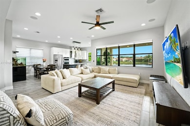 445 SW 113th Ln, Pembroke Pines, FL 33025 - photo 4