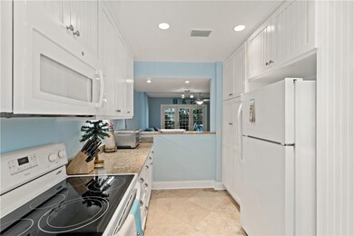 424 Magnolia Ave unit 8, Saint Simons Island, GA 31522 - photo 3