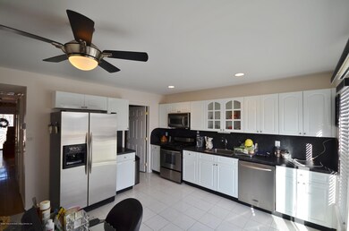 Eat in kitchen