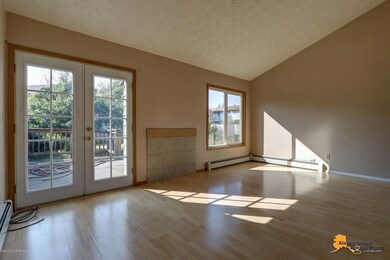 South facing windows & deck access