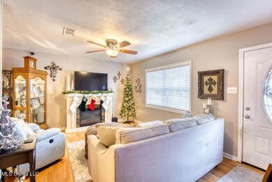 7305DenverDr-12