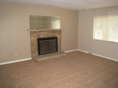 1044 Ross Rd, Columbus, OH 43227 - photo 3