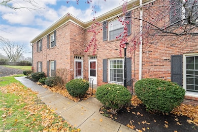 1242 Culpepper Dr, Akron, OH 44313 - photo 2