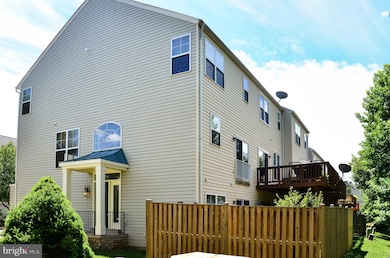 13402 Burrough Farm Dr, Herndon, VA 20171 - photo 3