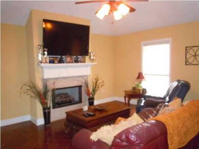Great Room w/Fireplace