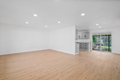1326NWWGilbertWay-006