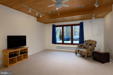 9403 Clocktower Ln, Columbia, MD 21046 - photo 4