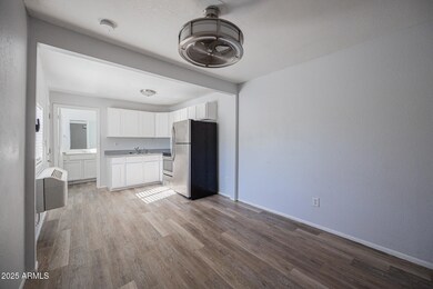 1026 E Pierce St unit B, Phoenix, AZ 85006 - photo 7