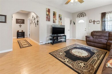 411 W Bullock St, Denison, TX 75020 - photo 3