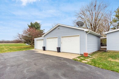 3 CAR GARAGE
