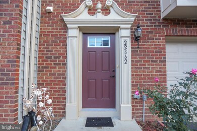 22862 Lacey Oak Terrace, Sterling, VA 20166 - photo 5