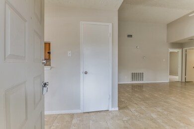 7818 Winehill Ln, Houston, TX 77040 - photo 5