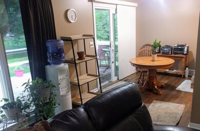 eating area - sliders from living rm