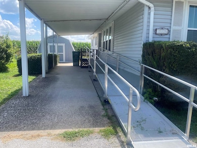 1601 E Jackson St unit 225, Macomb, IL 61455 - photo 2