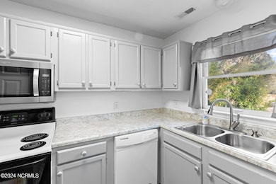 135 Greenford Place, Jacksonville, NC 28540 - photo 3