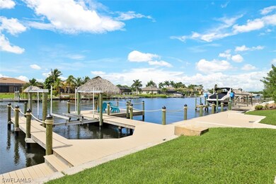 Huge Boatsdock with Lift