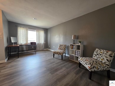 30516 Summers Dr, Sedalia, MO 65301 - photo 2