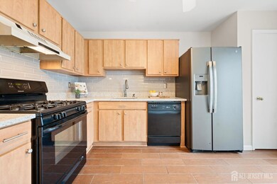 121 Fulton Ct unit 21A, New Brunswick, NJ 08901 - photo 5