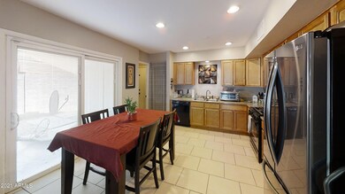 3534-W-Mercer-Ln-Kitchen(1)