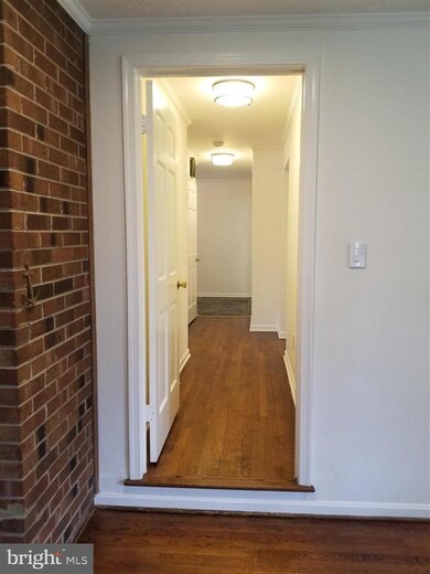 8440 Chapelwood Ct, Annandale, VA 22003 - photo 2