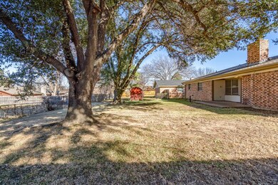 2141 Mountainview Dr, Hurst, TX 76054 - photo 4
