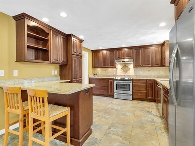12 Bayberry Ln, Randolph, MA 02368 - photo 3