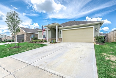 1230 Colt Canyon Dr, Alvin, TX 77511 - photo 2