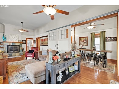 811 W 9th St, the Dalles, OR 97058 - photo 3