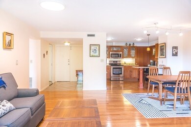 404 Paradise Rd unit 2P, Swampscott, MA 01907 - photo 3