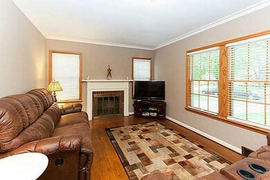 2905 45th St, Des Moines, IA 50310 - photo 4