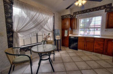 4 - In-Kitchen Dining area