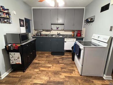 836 SW Wayne Ave, Topeka, KS 66606 - photo 4