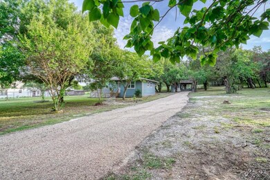 4736 Valley View Cir, Weatherford, TX 76087 - photo 6