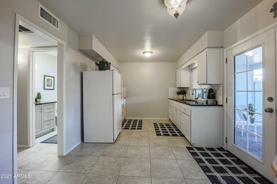 0502F06E-7F6D-42ED-A693-90008B947219