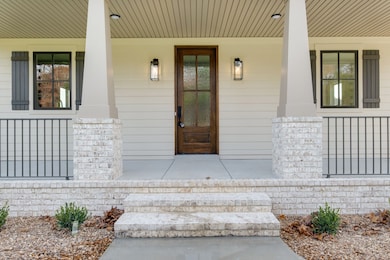 924 Hafner Rd, Charlotte, TN 37036 - photo 2