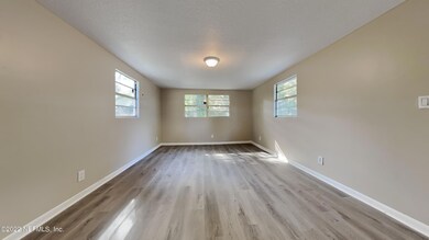 10729 Tulsa Rd, Jacksonville, FL 32218 - photo 4