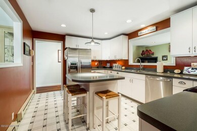 39 Kenilworth Dr W, Stamford, CT 06902 - photo 5