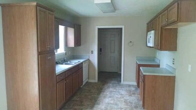 305 Christopher Ct, Shelbyville, TN 37160 - photo 3