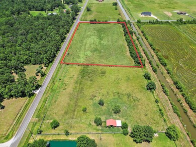 This view shows the entire parcel outlined in red.
