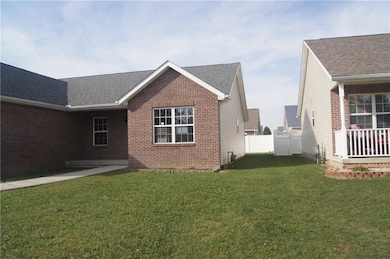 1641 N Oakmont Ave, Greensburg, IN 47240 - photo 2