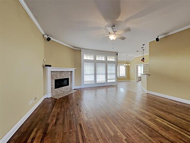 713 Crystal Ln, Hurst, TX 76054 - photo 7