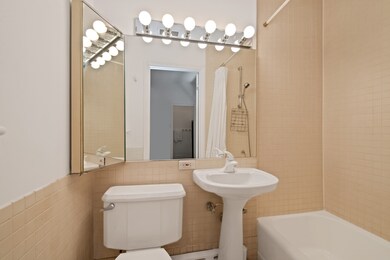 Oakdale Towers unit 1C, Chicago, IL 60657 - photo 6