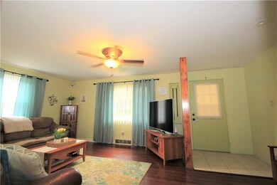 This alternate view of the living room highlights 