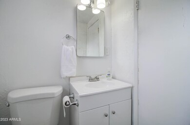 877 E Sycamore St Bunkhouse-4