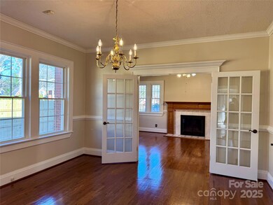 300 S Thompson St, Shelby, NC 28150 - photo 2